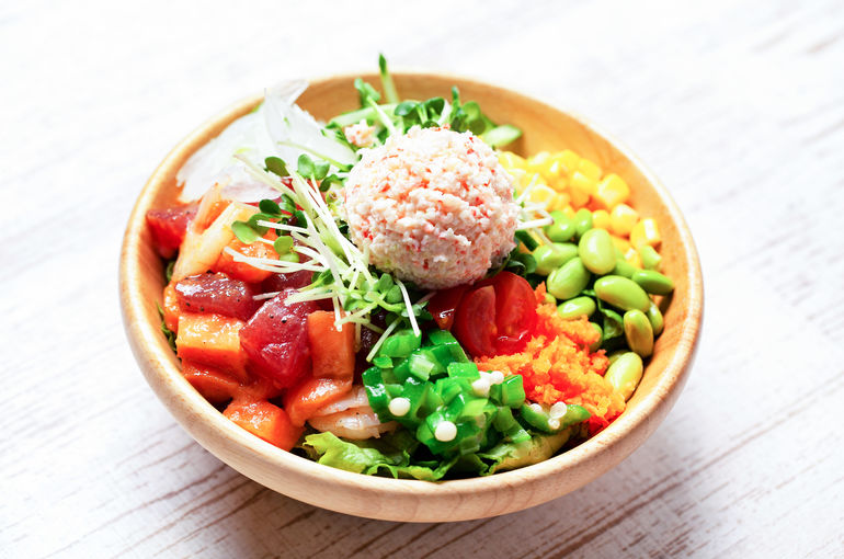 新大久保 新宿職安通りでこだわりでおしゃれにサラダでポキを